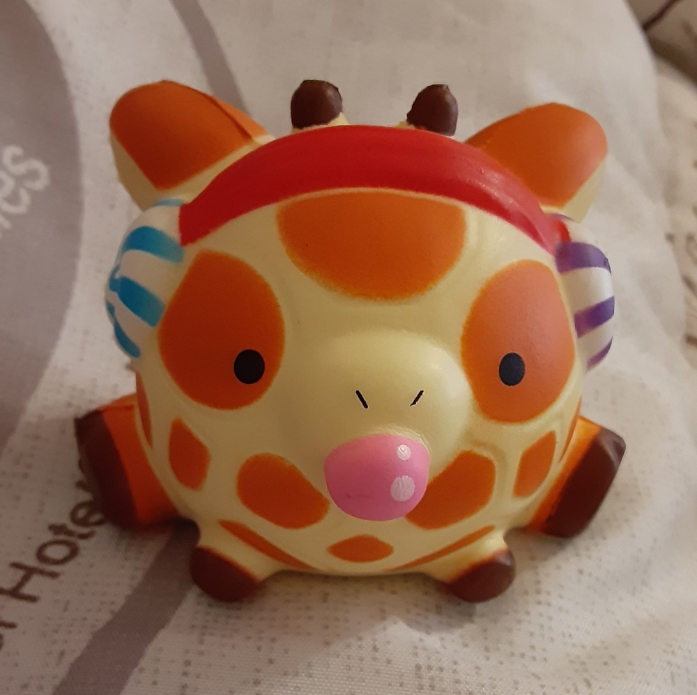 Smooshy Mushy Gillian the Giraffe.